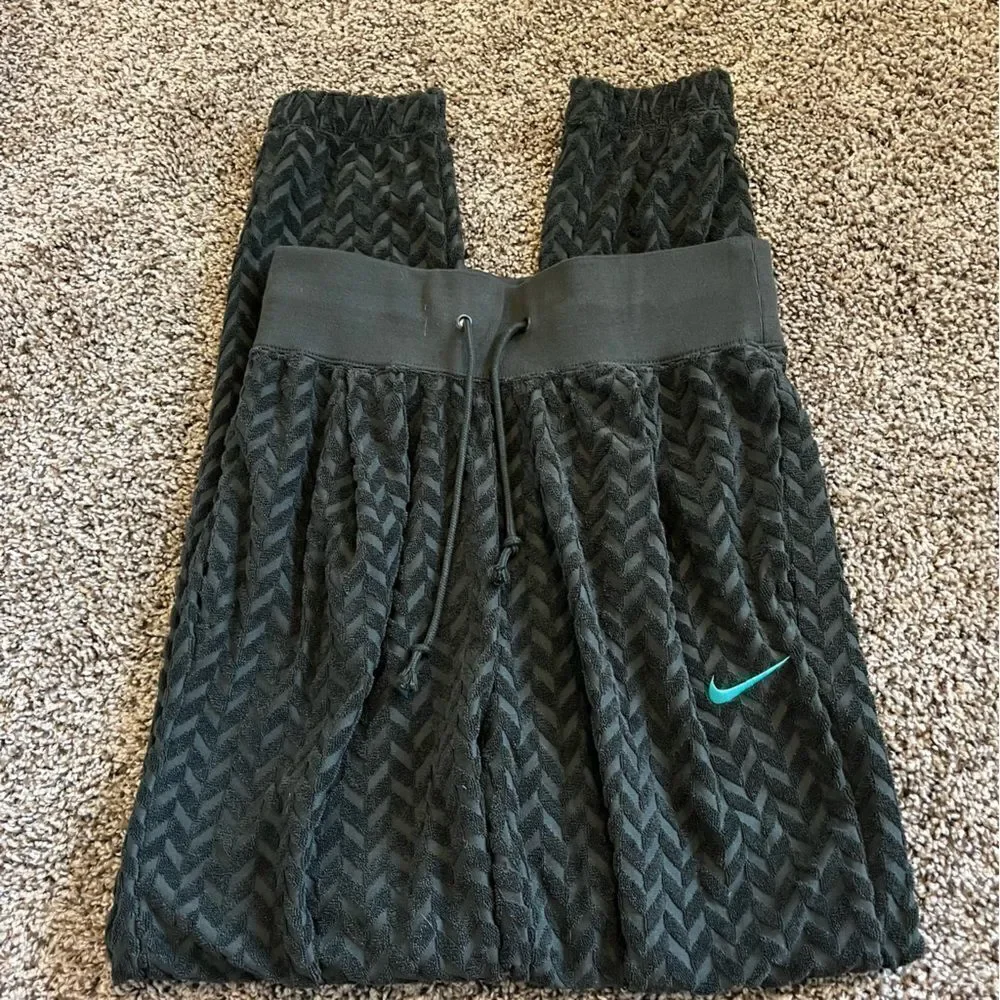 Nike Women's Sportswear Everyday Modern High Rise Joggers
